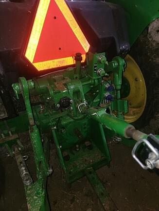 Image of John Deere 5075E equipment image 3