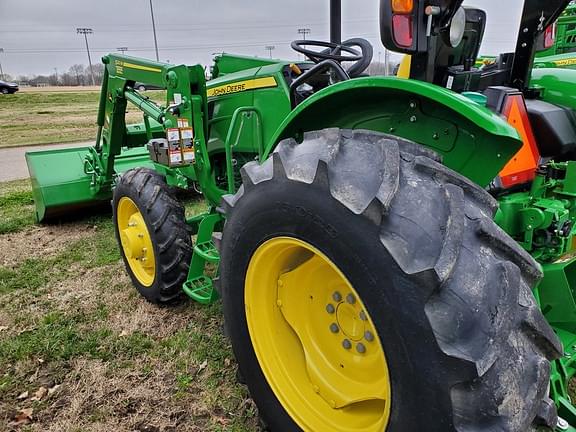 Image of John Deere 5075E equipment image 2