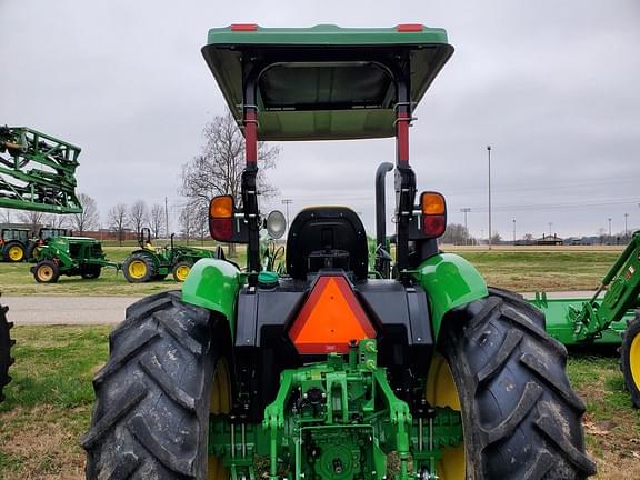 Image of John Deere 5075E equipment image 3