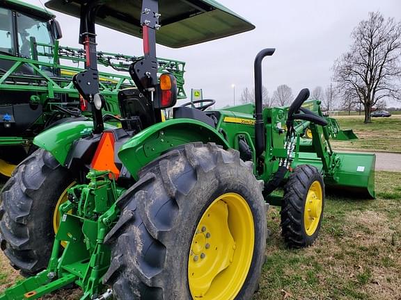 Image of John Deere 5075E equipment image 4