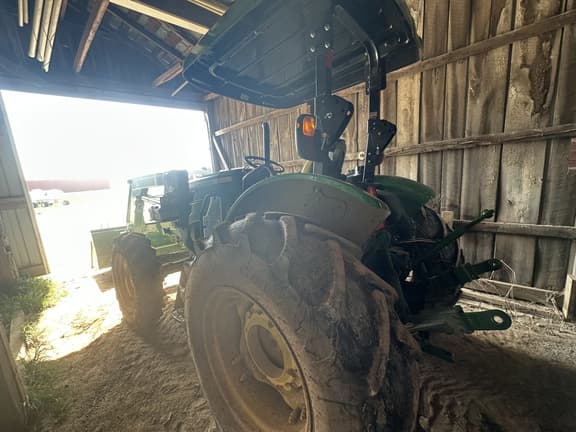 Image of John Deere 5075E equipment image 3