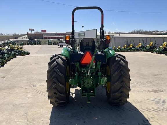 Image of John Deere 5075E equipment image 3