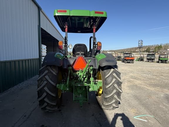 Image of John Deere 5075E equipment image 4