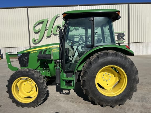 Image of John Deere 5075E equipment image 1