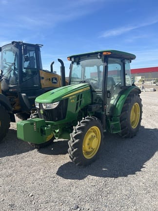 2022 John Deere 5075E Equipment Image0