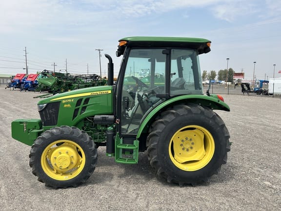 2022 John Deere 5075E Equipment Image0