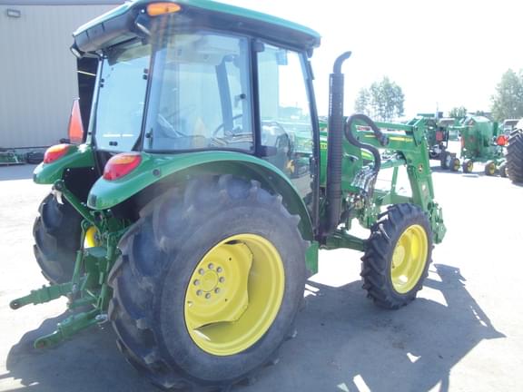 Image of John Deere 5075E equipment image 3