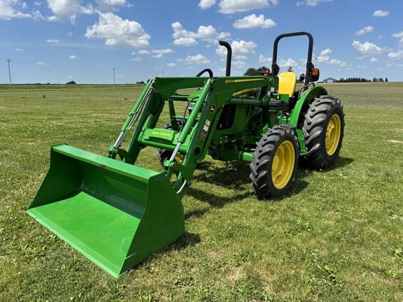 2022 John Deere 5075E Equipment Image0