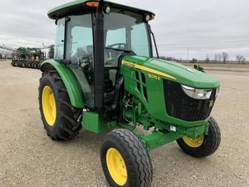 Main image John Deere 5075E
