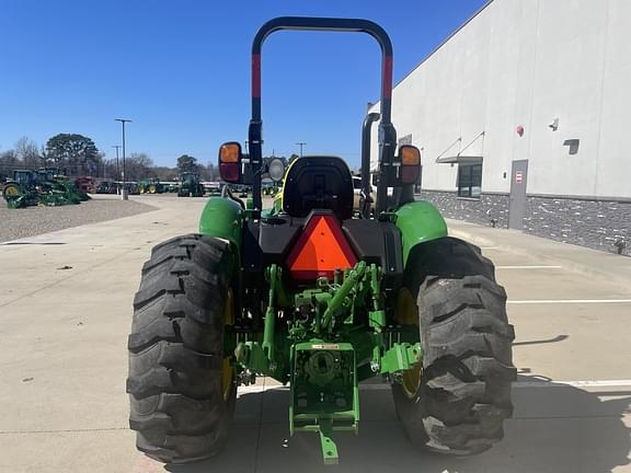 Image of John Deere 5075E equipment image 3