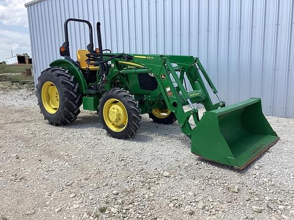 Image of John Deere 5075E equipment image 4