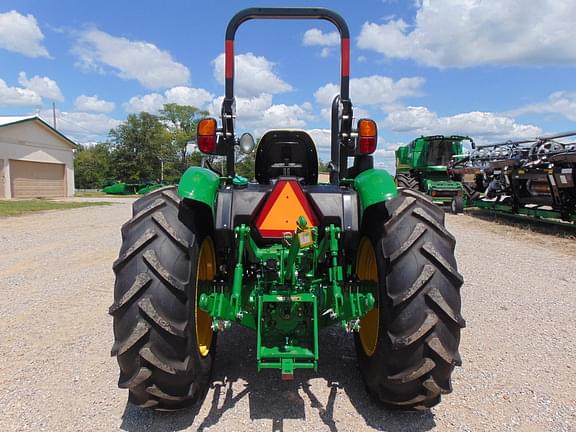 Image of John Deere 5075E equipment image 2