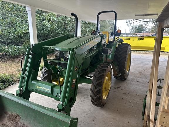 Image of John Deere 5075E equipment image 3