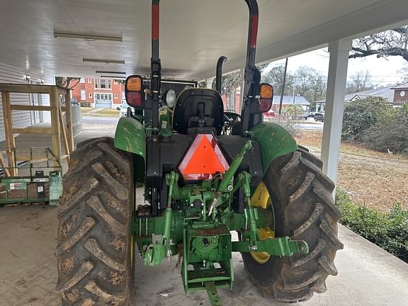 Image of John Deere 5075E equipment image 4