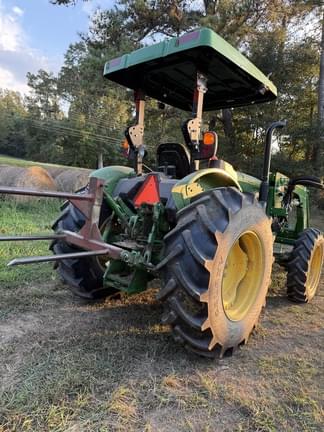 Image of John Deere 5075E equipment image 4