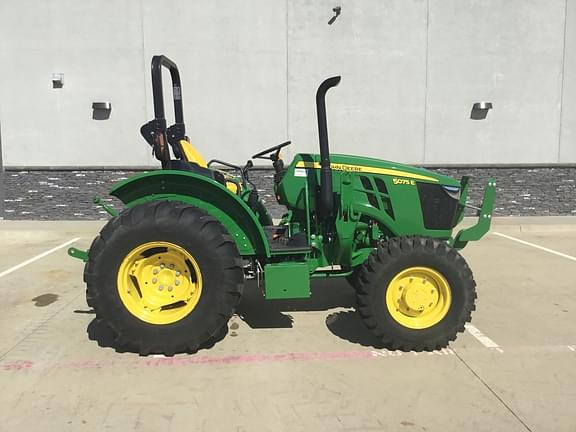 Image of John Deere 5075E equipment image 2