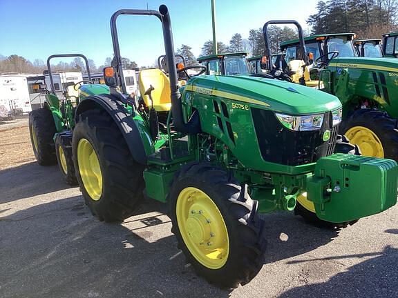 Image of John Deere 5075E equipment image 3