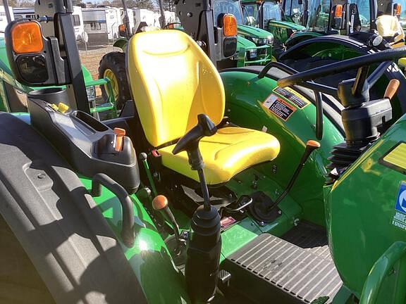 Image of John Deere 5075E equipment image 4