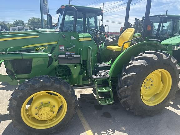 Image of John Deere 5075E equipment image 2
