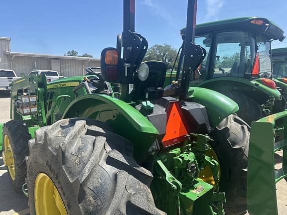 Image of John Deere 5075E equipment image 3