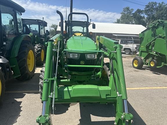 Image of John Deere 5075E equipment image 4
