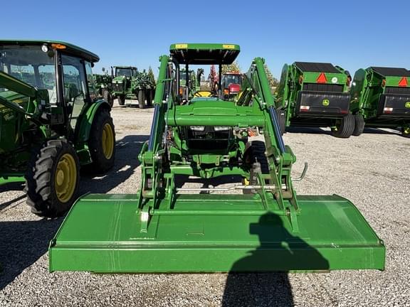 Image of John Deere 5075E equipment image 3