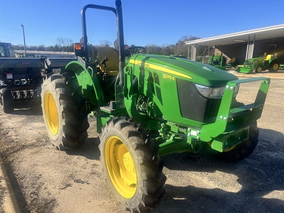 2022 John Deere 5075E Equipment Image0