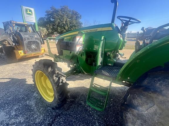 Image of John Deere 5075E equipment image 2