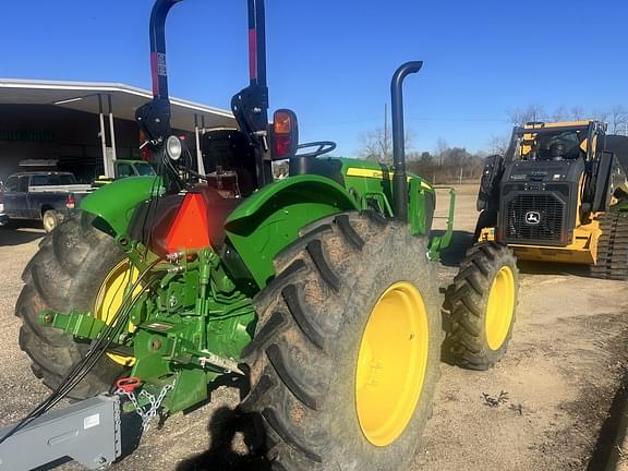 Image of John Deere 5075E equipment image 4