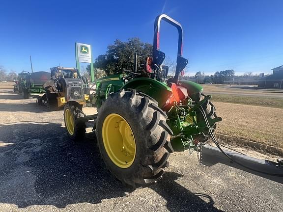 Image of John Deere 5075E equipment image 3