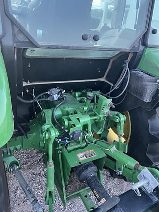 Image of John Deere 5075E equipment image 1