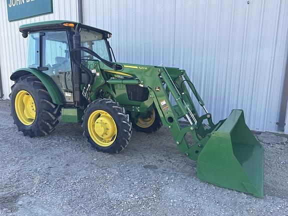 Image of John Deere 5075E equipment image 4