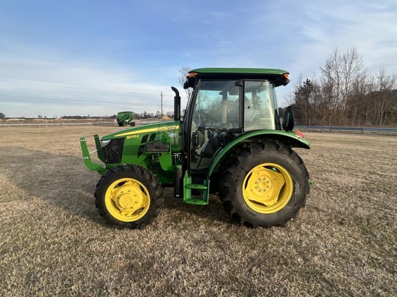 2022 John Deere 5075E Equipment Image0