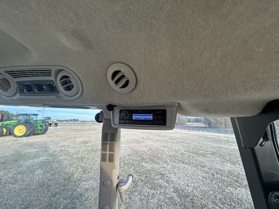 Image of John Deere 5075E equipment image 4