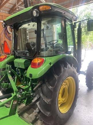 Image of John Deere 5075E equipment image 4