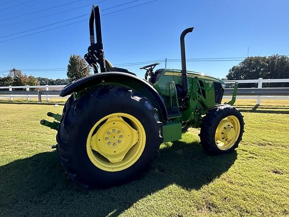 Image of John Deere 5075E equipment image 1