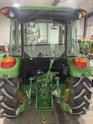 Image of John Deere 5075E equipment image 3