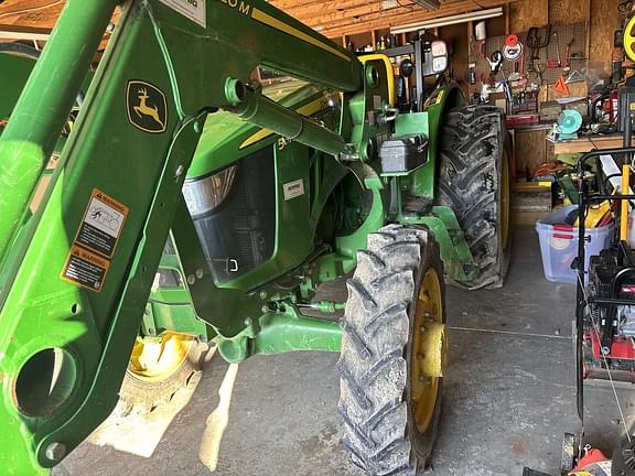 Image of John Deere 5075E equipment image 1