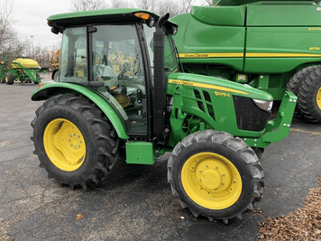 Main image John Deere 5075E