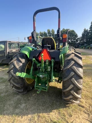 Image of John Deere 5075E equipment image 3