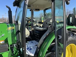 Main image John Deere 5075E 12