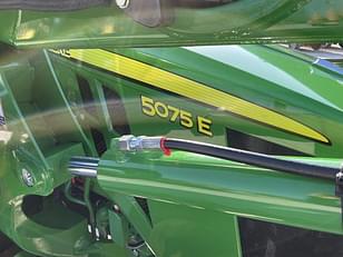 Main image John Deere 5075E 7