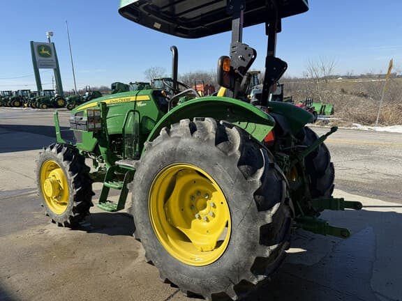 Image of John Deere 5075E equipment image 4
