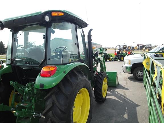 Image of John Deere 5075E equipment image 3