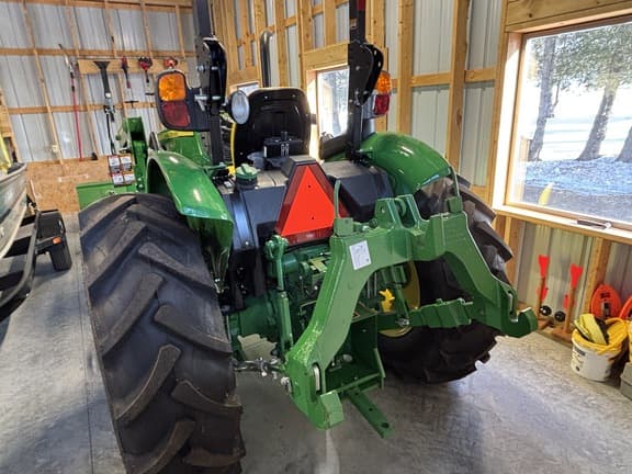 Image of John Deere 5075E Image 1
