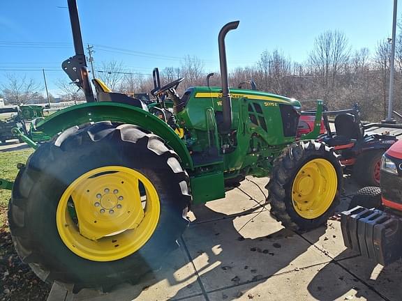 Image of John Deere 5075E equipment image 3