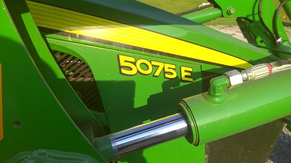 Image of John Deere 5075E equipment image 3