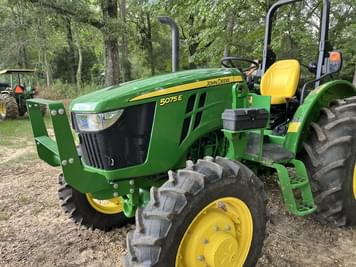 Main image John Deere 5075E