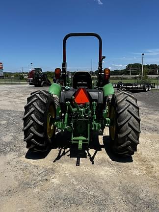 Image of John Deere 5075E equipment image 3