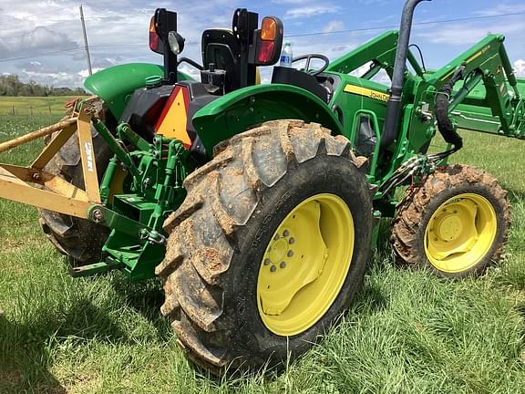 Image of John Deere 5075E equipment image 4